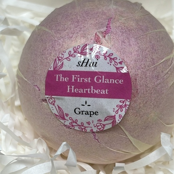 Bath Bomb Grape The First Glance Heartbeat - Picture 1 of 6